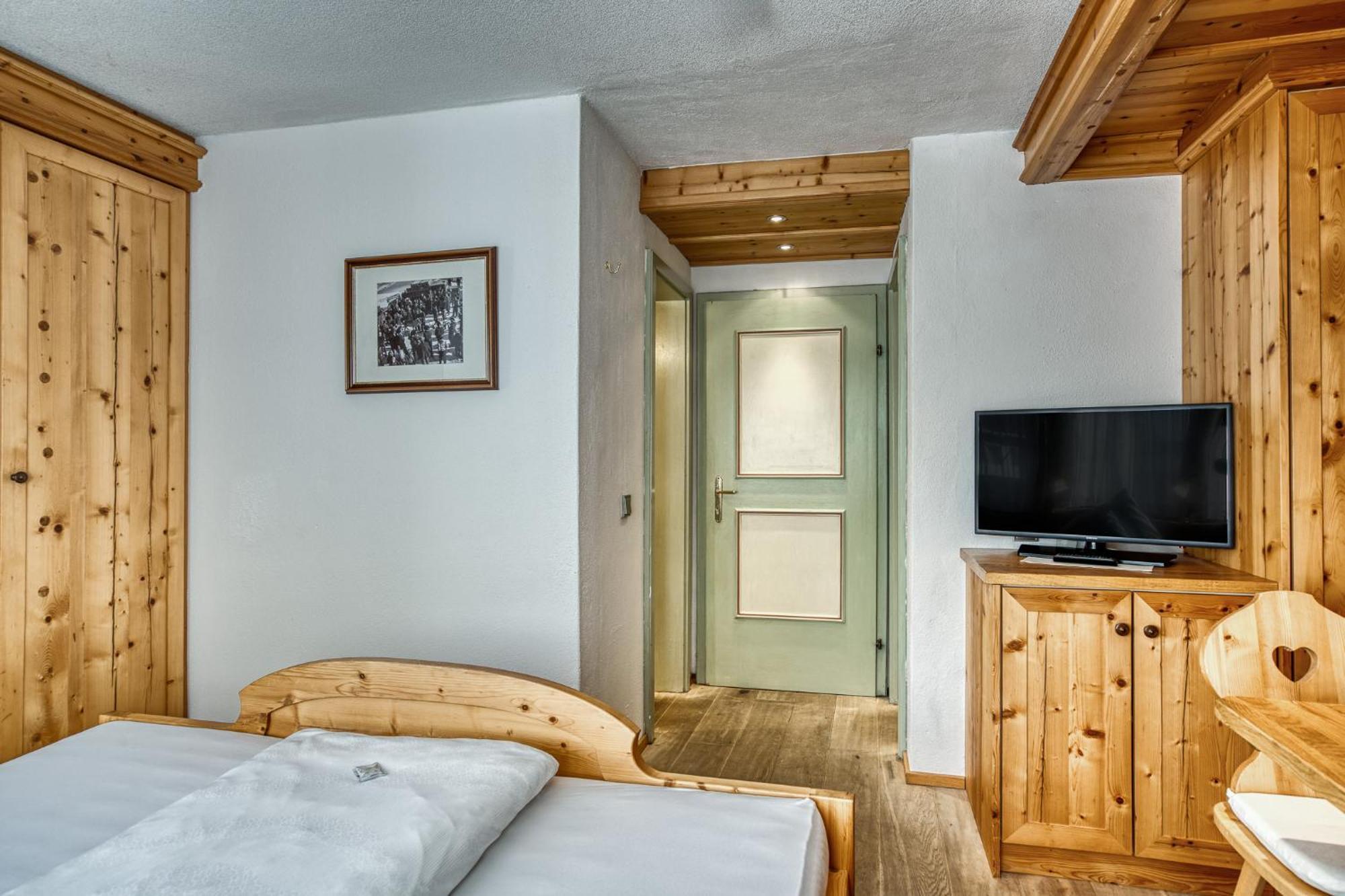 Hotel Alpenstolz Mieders Room photo
